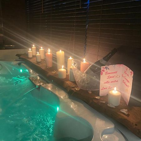 Love Space Sensory Spa & Relax Suite Santa Maria delle Mole Bagian luar foto